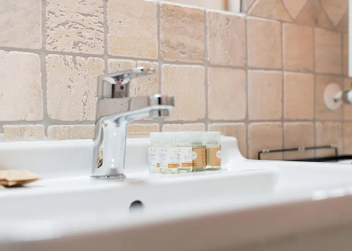 Comfortable Vatican, Pope View Window With St Peter View