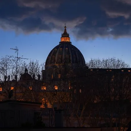 Comfortable Vatican, Pope View Window With St Peter View